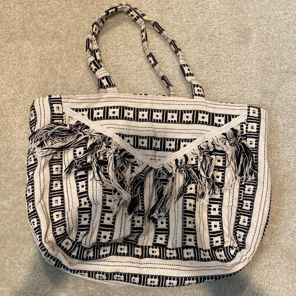 Large knit tote